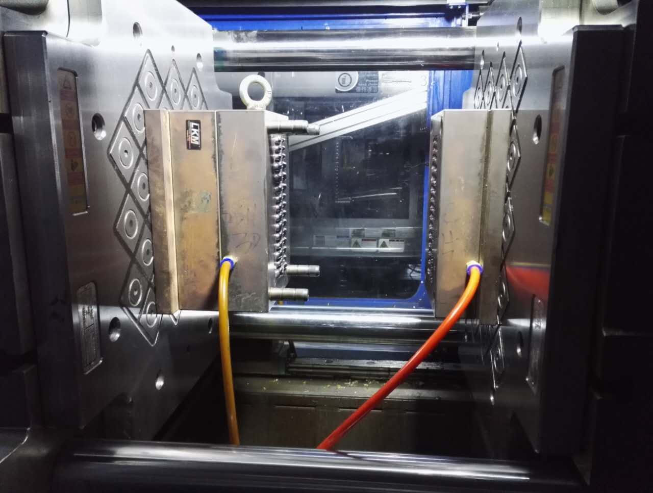 什么是注塑成型？-千豪磁電