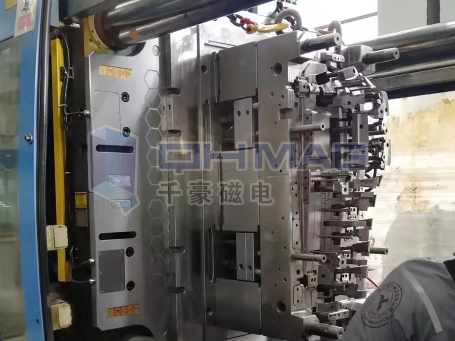注塑機磁力換模 注塑機磁力換模